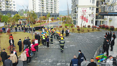 松桃開展易地扶貧搬遷安置點(diǎn)高層建筑滅火救援綜合演練