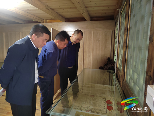 銅仁市檔案館（地方志辦）到松桃開展調(diào)研
