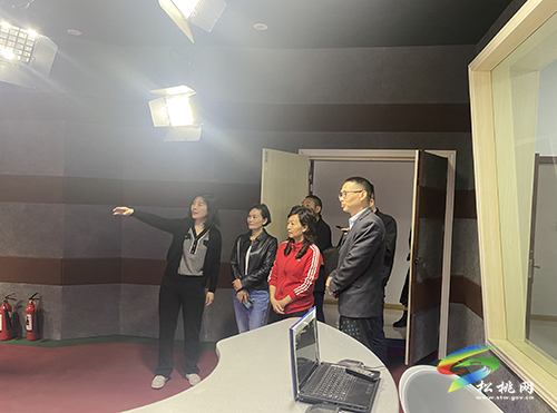 劉五星帶隊檢查指導(dǎo)松桃廣播電視安全播出