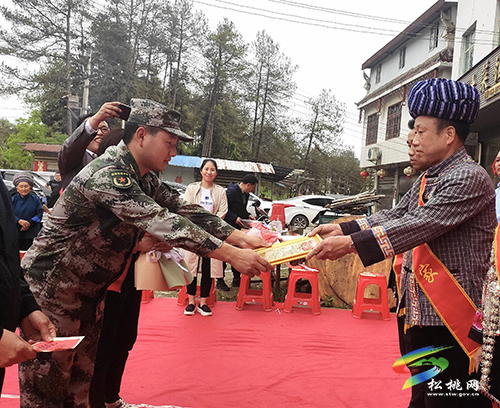 松桃：熱熱鬧鬧送喜報　“光榮之家”更光榮
