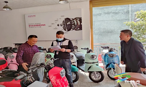 松桃市場(chǎng)監(jiān)督管理局開展摩托車、電動(dòng)自行車市場(chǎng)專項(xiàng)檢查