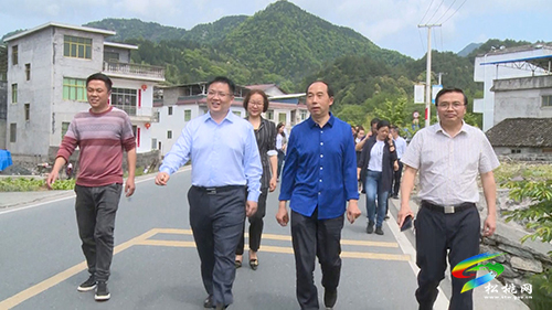 市人大常委會調(diào)研組到松桃開展鄉(xiāng)村振興服務(wù)及走訪調(diào)研