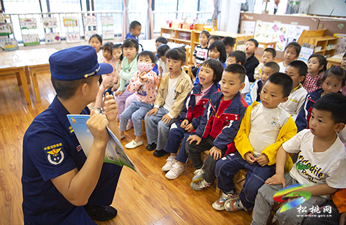 【共守美好家園】松桃消防救援大隊到縣實驗幼兒園開展防災(zāi)減災(zāi)知識宣傳