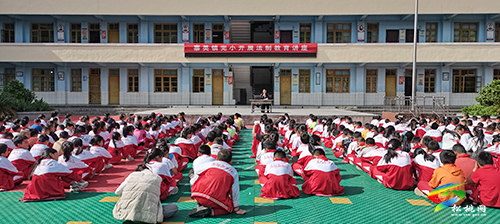 寨英鎮(zhèn)派出所開展法制宣傳進(jìn)校園活動(dòng)