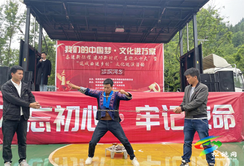 ​文藝演出進沙壩　和風細雨潤鄉(xiāng)村