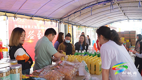 ​特色農(nóng)產(chǎn)品形象店開業(yè)　助力家鄉(xiāng)發(fā)展