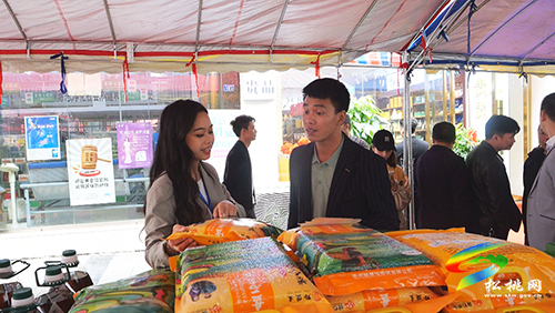 ​特色農(nóng)產(chǎn)品形象店開業(yè)　助力家鄉(xiāng)發(fā)展