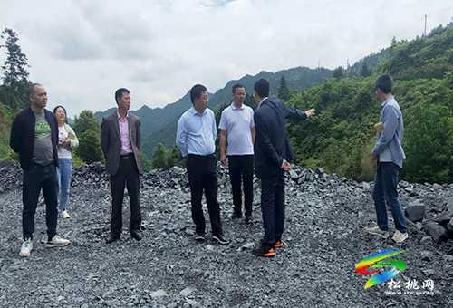 萬釬有到錳礦山企業(yè)及電解錳渣庫督導環(huán)保工作