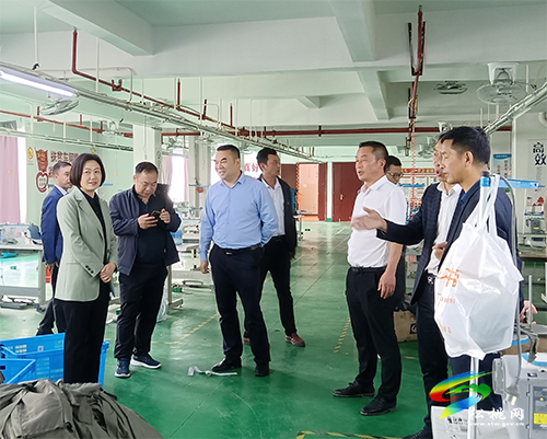 石阡縣到松桃考察易地扶貧搬遷后續(xù)扶持工作