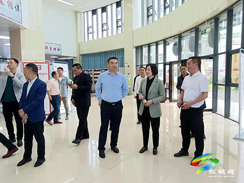 石阡縣到松桃考察易地扶貧搬遷后續(xù)扶持工作