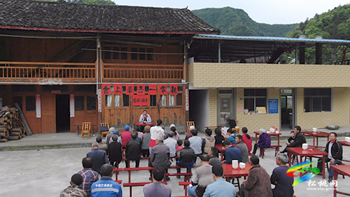 松桃：志愿“照”進大山微笑定格幸福