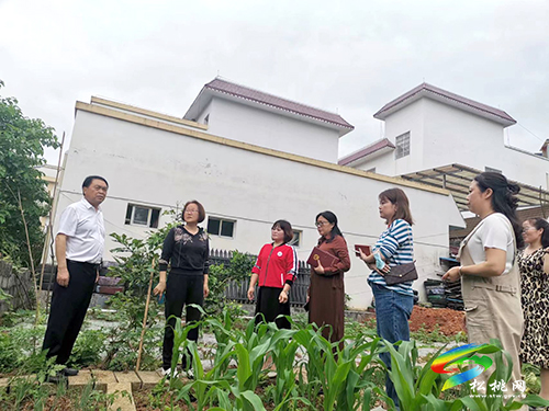 石小莉到縣實(shí)驗(yàn)幼兒園調(diào)研指導(dǎo)教育工作