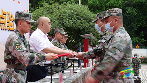松桃舉行2022年基干民兵集合點驗大會