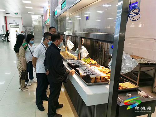 ​松桃市場監(jiān)督管理局聯(lián)合多部門開展2022年高考中考食品衛(wèi)生安全專項整治