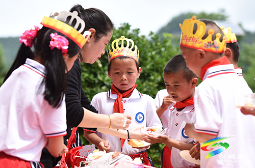 松桃：山區(qū)孩子歡樂(lè)過(guò)“六一”