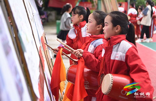 松桃：山區(qū)孩子歡樂(lè)過(guò)“六一”