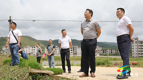 吳廷友到盤石鎮(zhèn)巴茅村開展宣講和調研