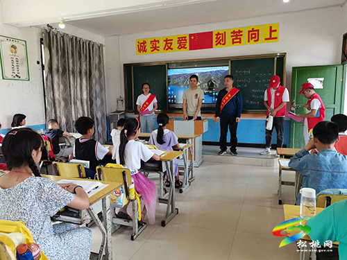 普覺鎮(zhèn)聯(lián)合開展安全生產(chǎn)月宣傳教育活動(dòng)