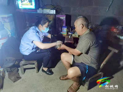 世昌街道派出所：辦證服務(wù)送上門，轄區(qū)群眾齊點(diǎn)贊