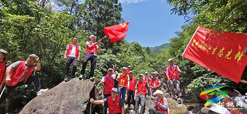 ​烏羅鎮(zhèn)開展梵凈山區(qū)域黨建聯(lián)盟“梵凈山紅·生態(tài)先鋒”主題黨日活動