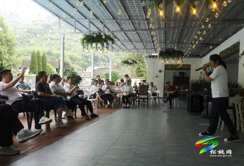 縣委宣傳部、縣委統(tǒng)戰(zhàn)部開展“七一”黨支部 聯(lián)建暨工會(huì)聯(lián)誼活動(dòng)