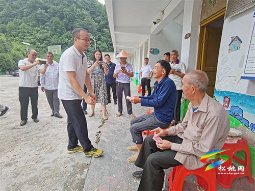 縣人大常委會(huì)機(jī)關(guān)支部到盤信鎮(zhèn)茶山村開展支部聯(lián)建活動(dòng)