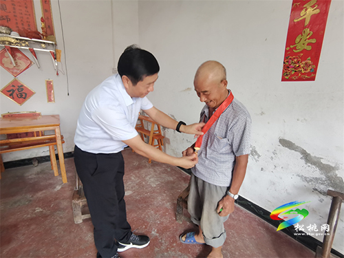 石敏到長興堡鎮(zhèn)開展走訪慰問