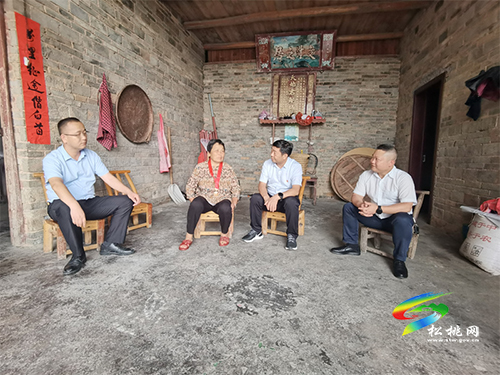 石敏到長興堡鎮(zhèn)開展走訪慰問