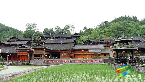全市統(tǒng)一戰(zhàn)線“同心興銅+聚力發(fā)展”工程推進(jìn)會(huì)在松桃召開