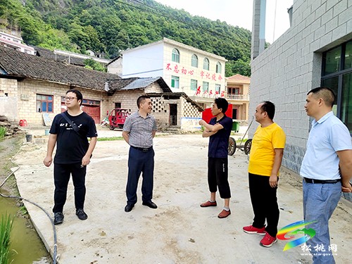 松桃檔案館到幫扶村巖腳社區(qū)調(diào)研鄉(xiāng)村振興