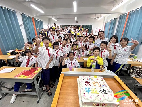 情系苗鄉(xiāng)促發(fā)展心想教育播希望——記東西部協(xié)作支教老師郭錦輝