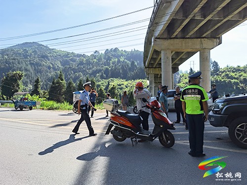 冷水溪鎮(zhèn)開展道路交通“打非治違”專項(xiàng)整治行動