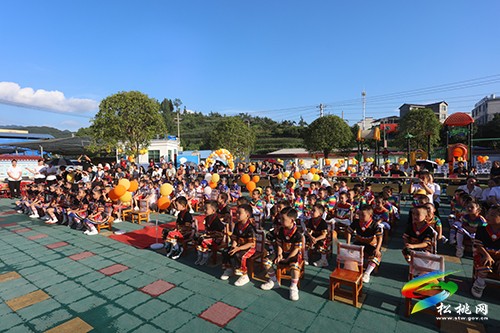 太平營幼兒園舉行“喜迎二十大˙逐夢新征程”畢業(yè)典禮文藝活動