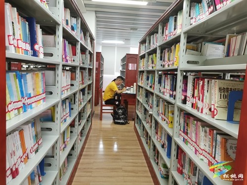松桃圖書館成暑期熱門打卡地