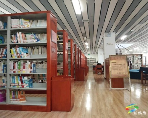 松桃圖書館成暑期熱門打卡地