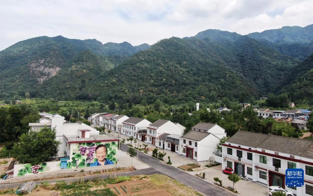 人民幸福生活是最大的人權(quán)丨“美好鄉(xiāng)村計(jì)劃”用藝術(shù)改造鄉(xiāng)村