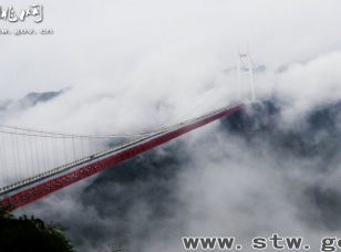 矮寨懸索大橋霧景