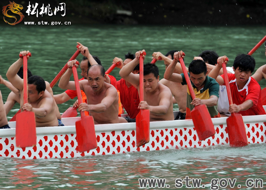 54支隊積極備戰(zhàn)2014端午龍舟賽