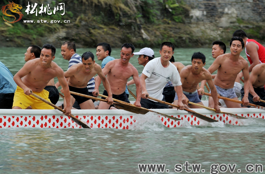 54支隊(duì)積極備戰(zhàn)2014端午龍舟賽