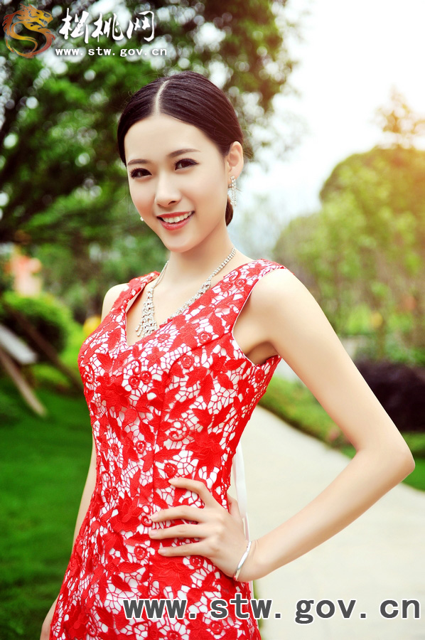 巧笑倩兮·美目盼兮