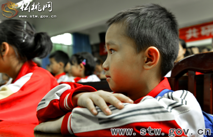 關(guān)愛留守兒童，是我們的責(zé)任