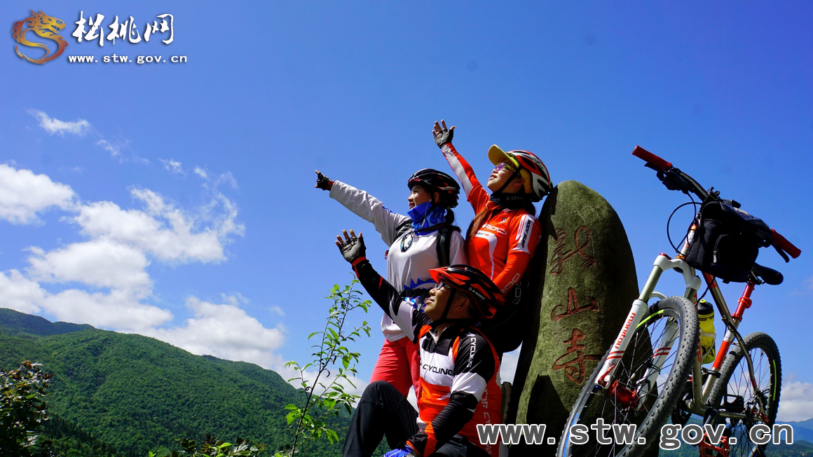 360度梵凈山環(huán)線騎行，最美的風(fēng)景在路上