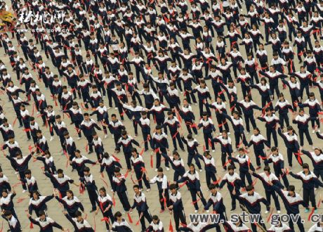 校園花鼓操：舞出明德衡民學(xué)子新氣象