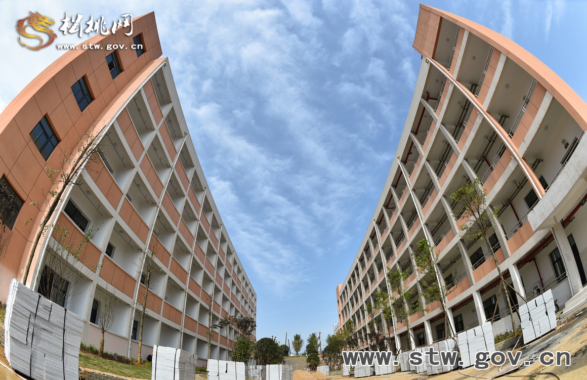 開足馬力：松桃加快第六中學(xué)項目建設(shè)