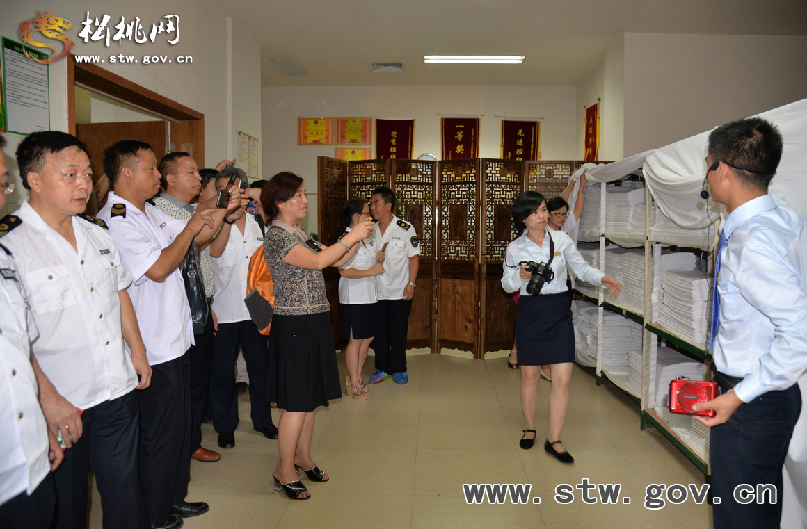 全省衛(wèi)生監(jiān)督觀摩團(tuán)到松桃觀摩