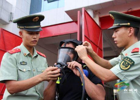 松桃煙草局職工爭(zhēng)當(dāng)“消防員”