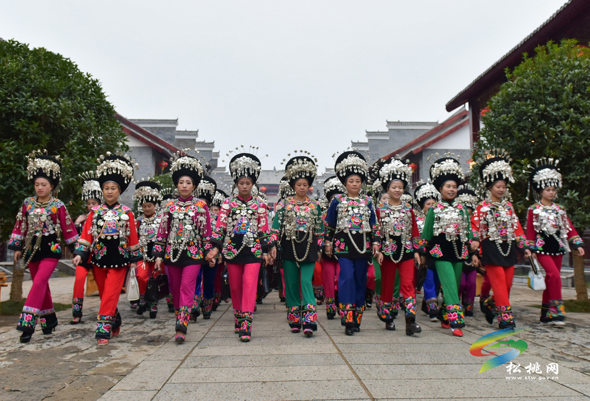苗族同胞旅游文化項(xiàng)目排練迎接“旅發(fā)大會”