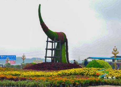 松桃美化亮化環(huán)境迎盛會
