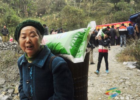懷恩慈善會到松桃妙隘鄉(xiāng)獻(xiàn)愛心