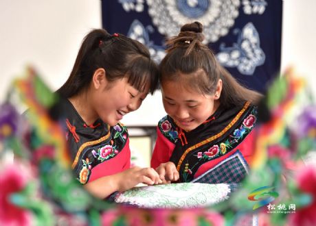苗族刺繡進校園